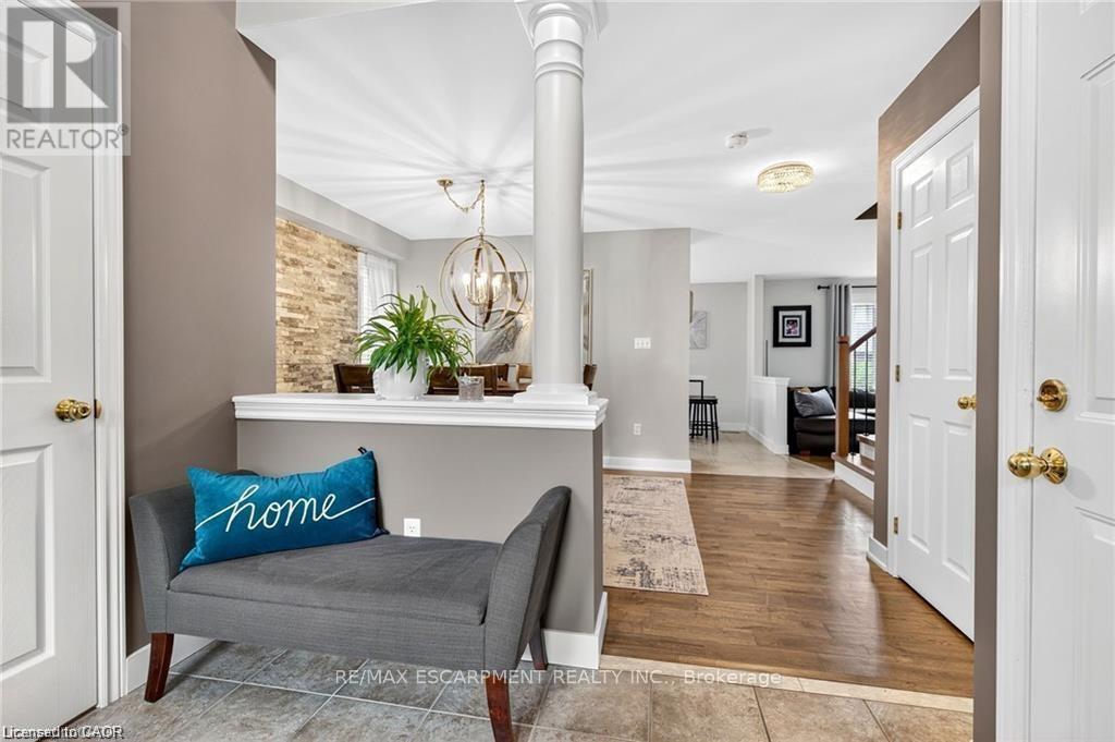 Front foyer - 39 Wilbur Drive, Hamilton, ON - Indoor Photo Showing Other Room