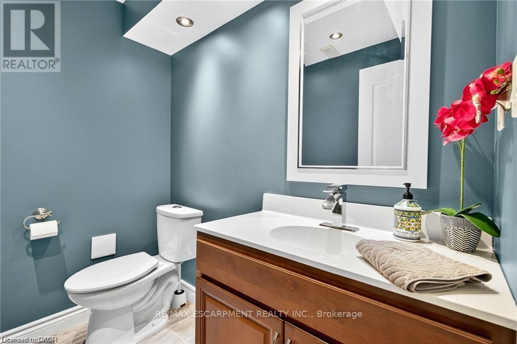 4th bath in basement - 39 Wilbur Drive, Hamilton, ON - Indoor Photo Showing Bathroom