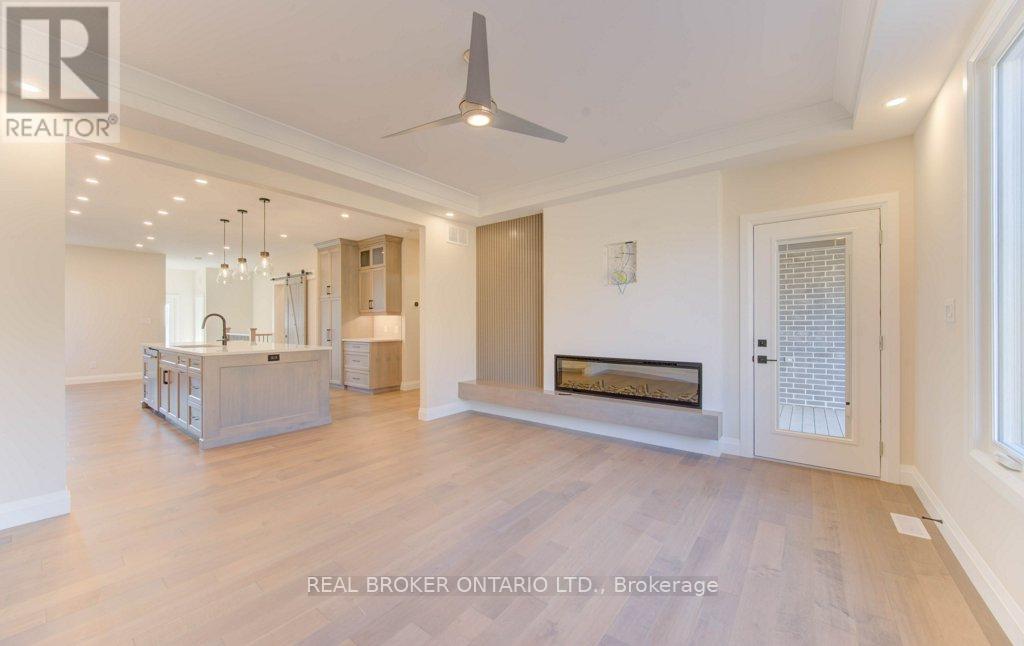 80 South Parkwood Boulevard, Woolwich, ON - Indoor With Fireplace