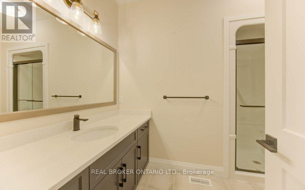 80 South Parkwood Boulevard, Woolwich, ON - Indoor Photo Showing Bathroom