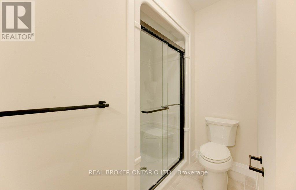 80 South Parkwood Boulevard, Woolwich, ON - Indoor Photo Showing Bathroom
