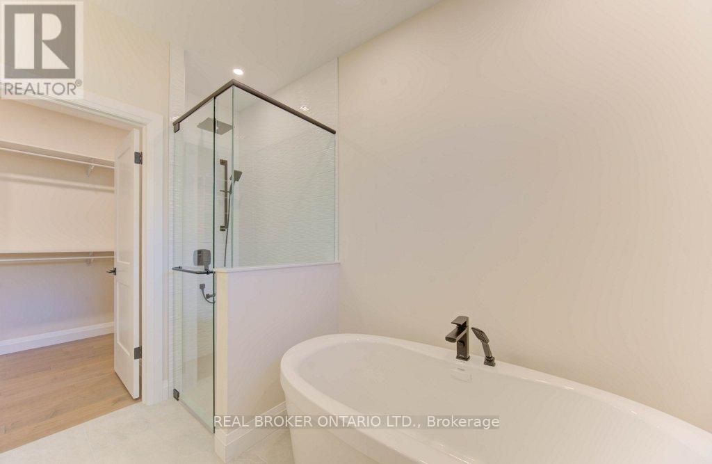 80 South Parkwood Boulevard, Woolwich, ON - Indoor Photo Showing Bathroom