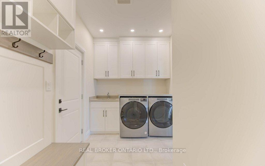 80 South Parkwood Boulevard, Woolwich, ON - Indoor Photo Showing Laundry Room