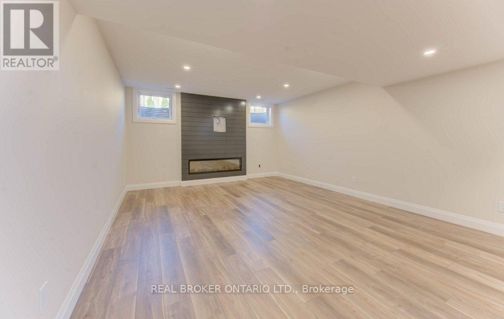 80 South Parkwood Boulevard, Woolwich, ON - Indoor