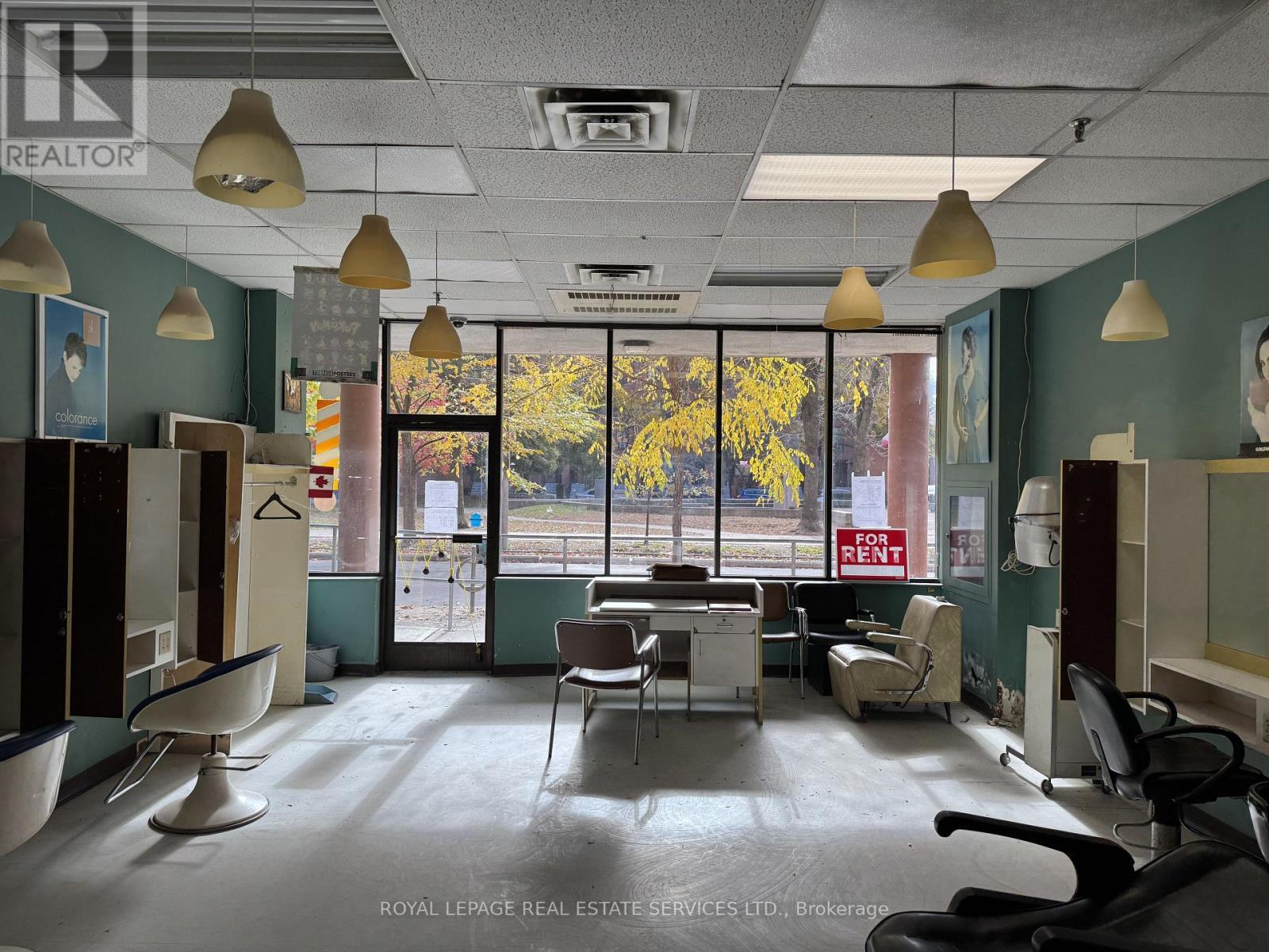 154 The Esplanade, Toronto, ON