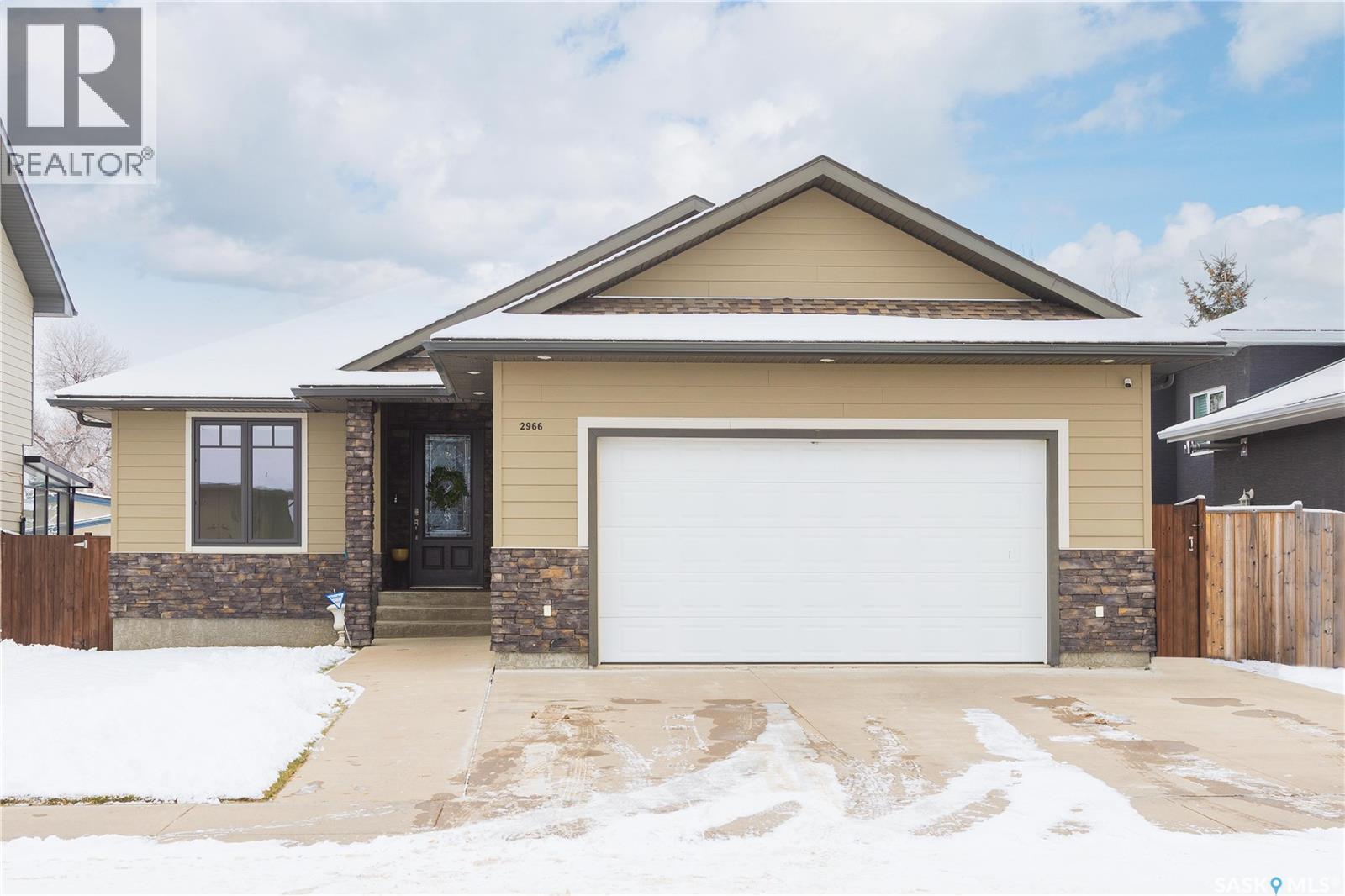 2966 Lakeview Drive, Prince Albert, SK - Outdoor