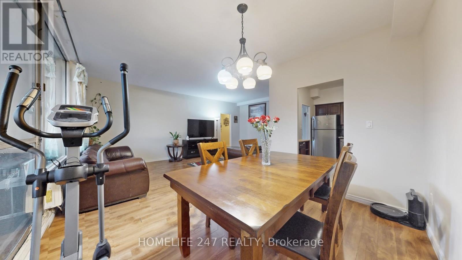Ph 04 - 5 Massey Square, Toronto, ON - Indoor Photo Showing Dining Room
