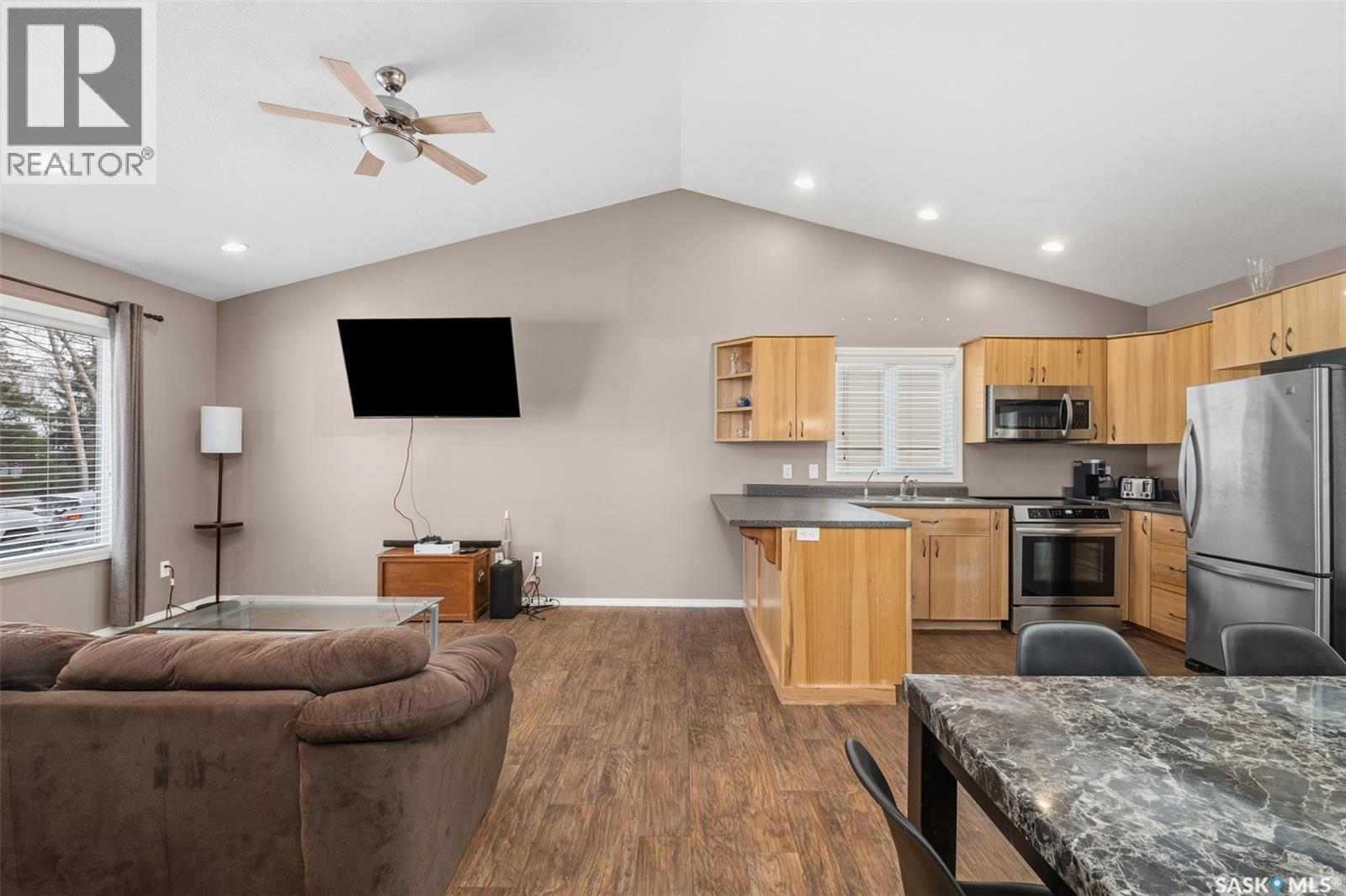 335 Ruttle Avenue, Kinistino, SK - Indoor Photo Showing Kitchen With Stainless Steel Kitchen