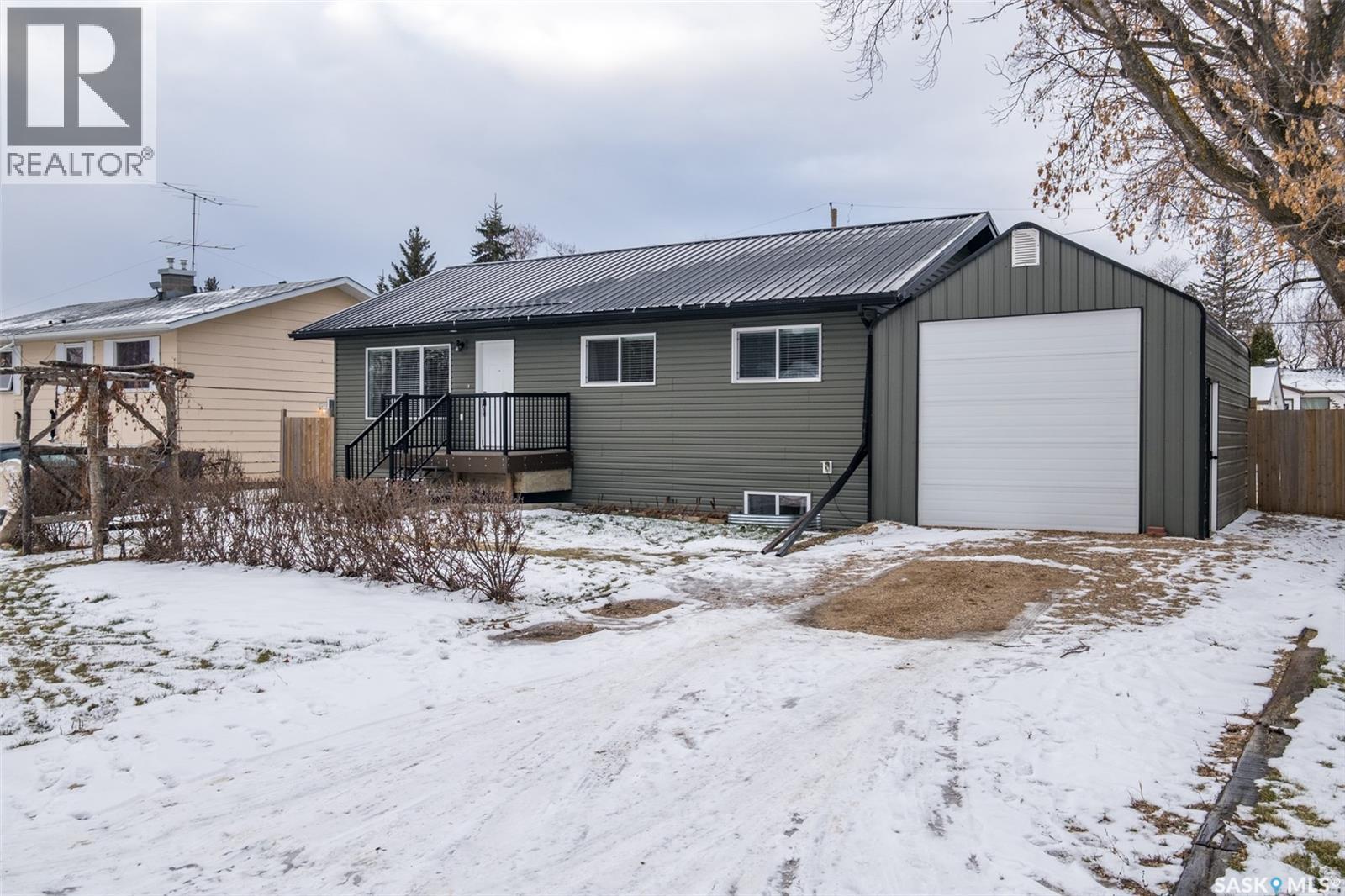 335 Ruttle Avenue, Kinistino, SK - Outdoor With Exterior