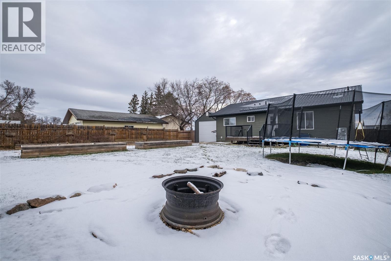335 Ruttle Avenue, Kinistino, SK - Outdoor