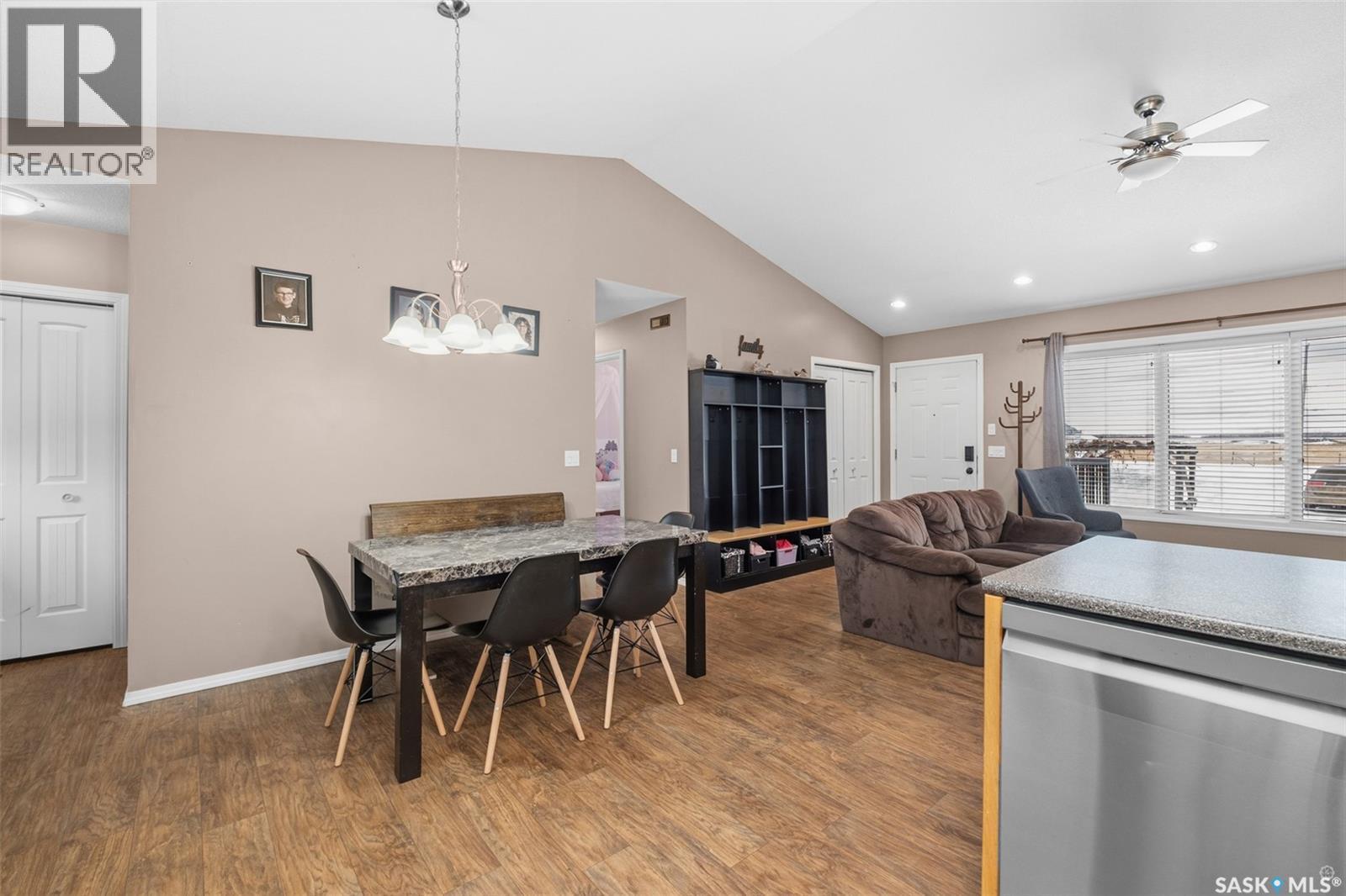 335 Ruttle Avenue, Kinistino, SK - Indoor