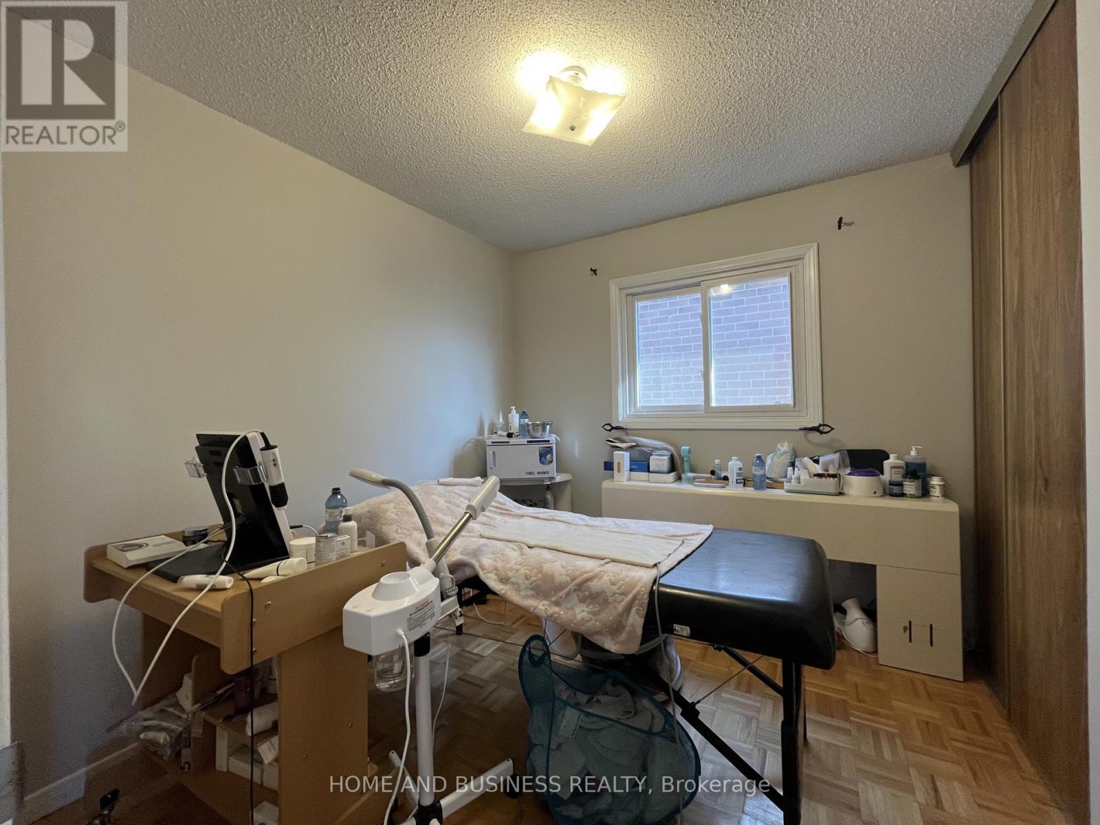 4327 Burnaby Court, Mississauga, ON - Indoor