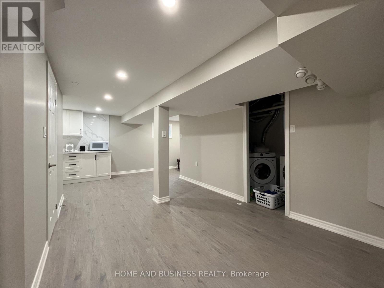 4327 Burnaby Court, Mississauga, ON - Indoor