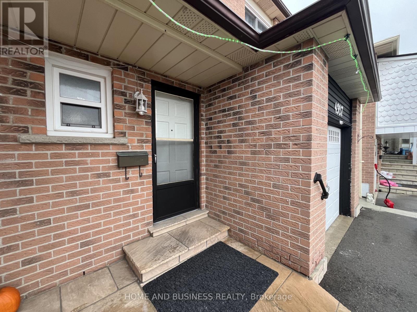 4327 Burnaby Court, Mississauga, ON - Outdoor With Exterior