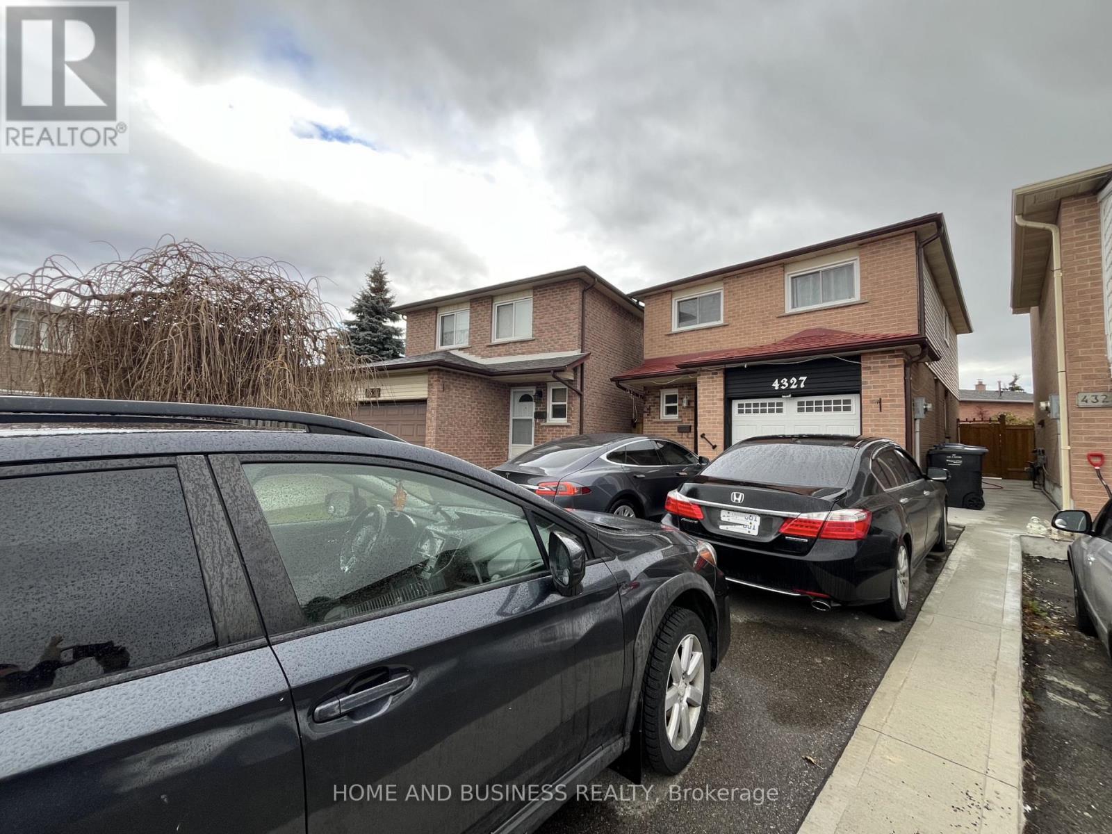 4327 Burnaby Court, Mississauga, ON - Outdoor