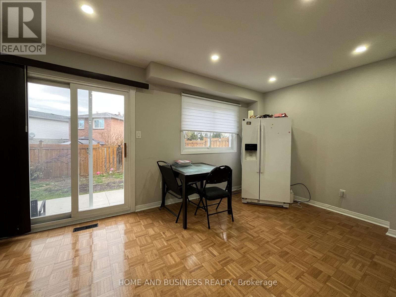 4327 Burnaby Court, Mississauga, ON - Indoor