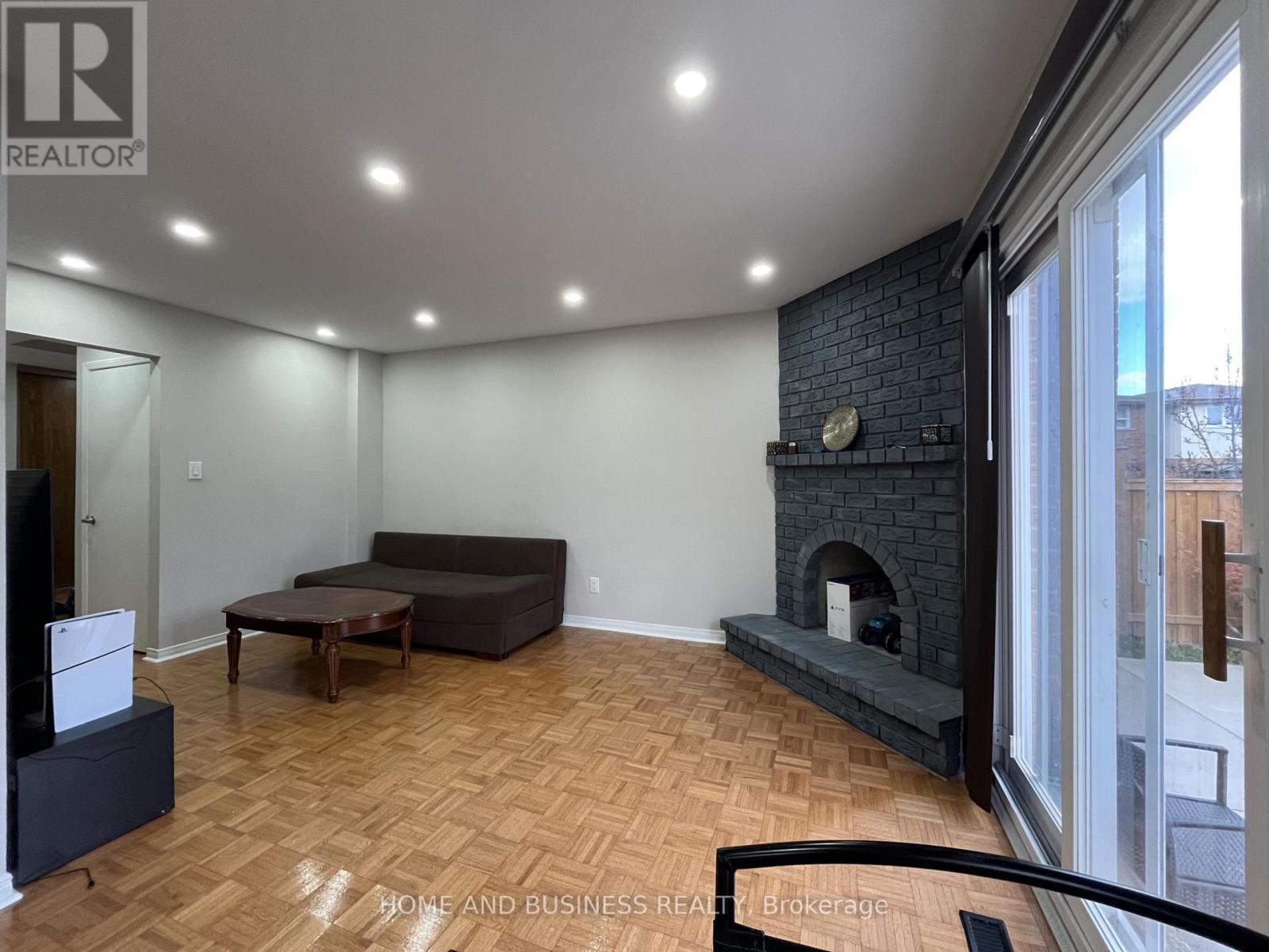 4327 Burnaby Court, Mississauga, ON - Indoor