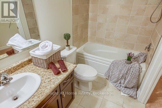 683 Laking Terrace, Milton (Cl Clarke), ON - Indoor Photo Showing Bathroom