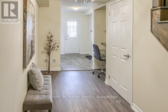 683 Laking Terrace, Milton (Cl Clarke), ON - Indoor Photo Showing Other Room