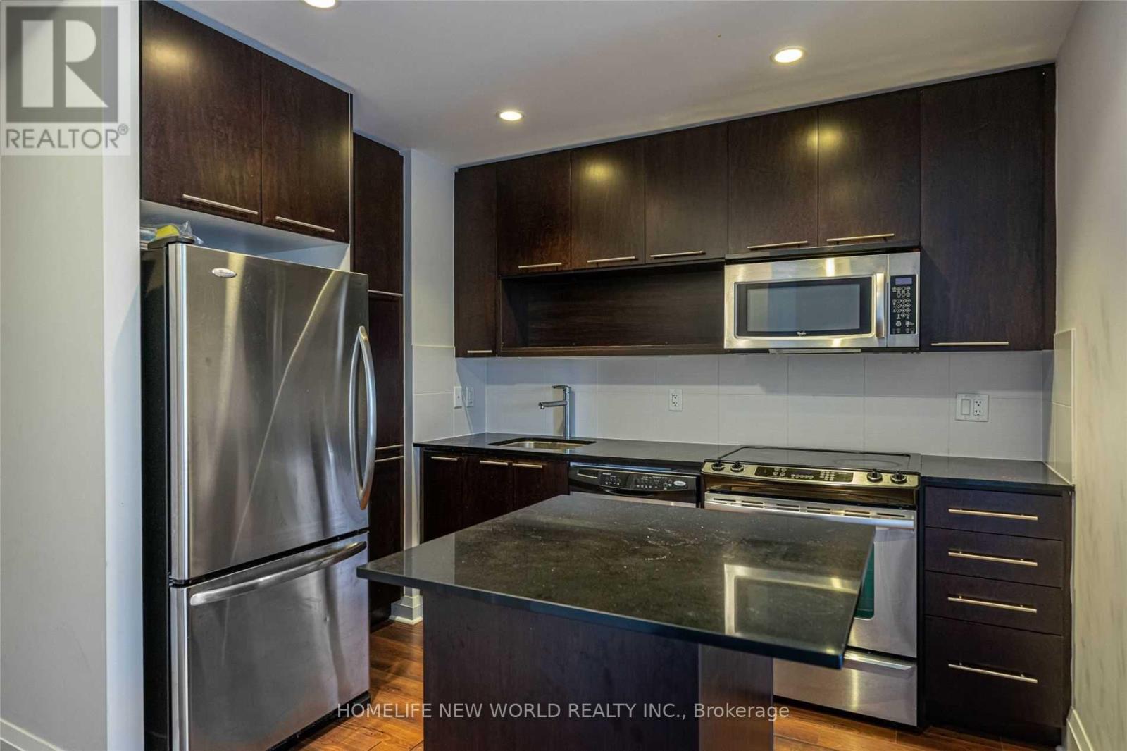 1815 - 100 Harrison Garden Boulevard, Toronto, ON - Indoor Photo Showing Kitchen With Upgraded Kitchen
