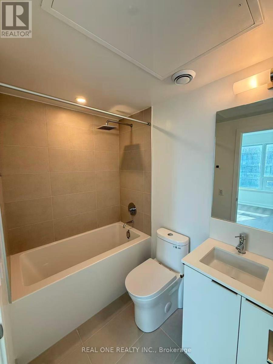 4316 - 8 Wellesley Street W, Toronto, ON - Indoor Photo Showing Bathroom