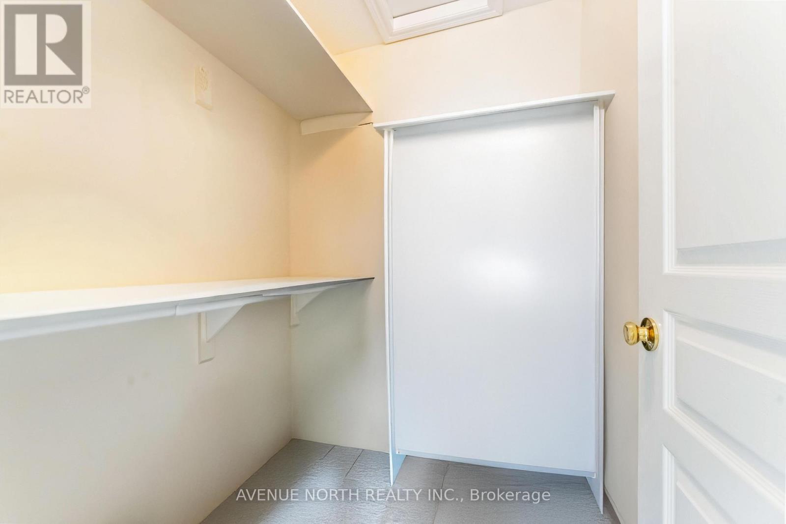 241 Waymark Crescent, Ottawa, ON - Indoor