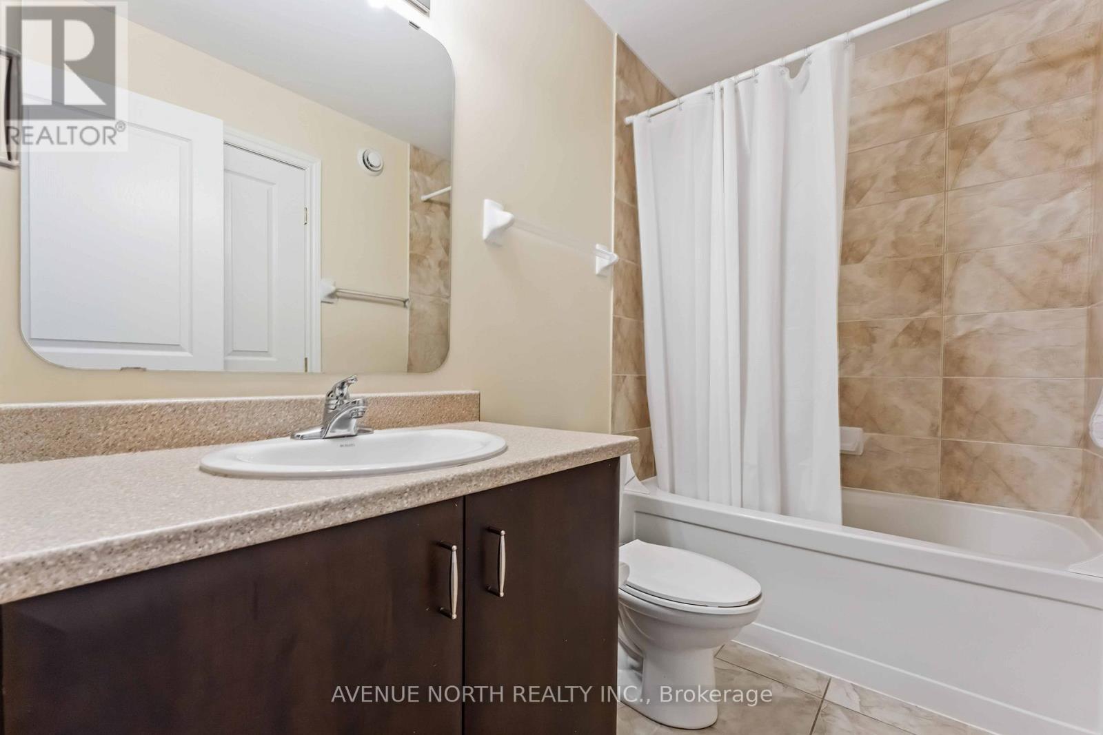 241 Waymark Crescent, Ottawa, ON - Indoor Photo Showing Bathroom
