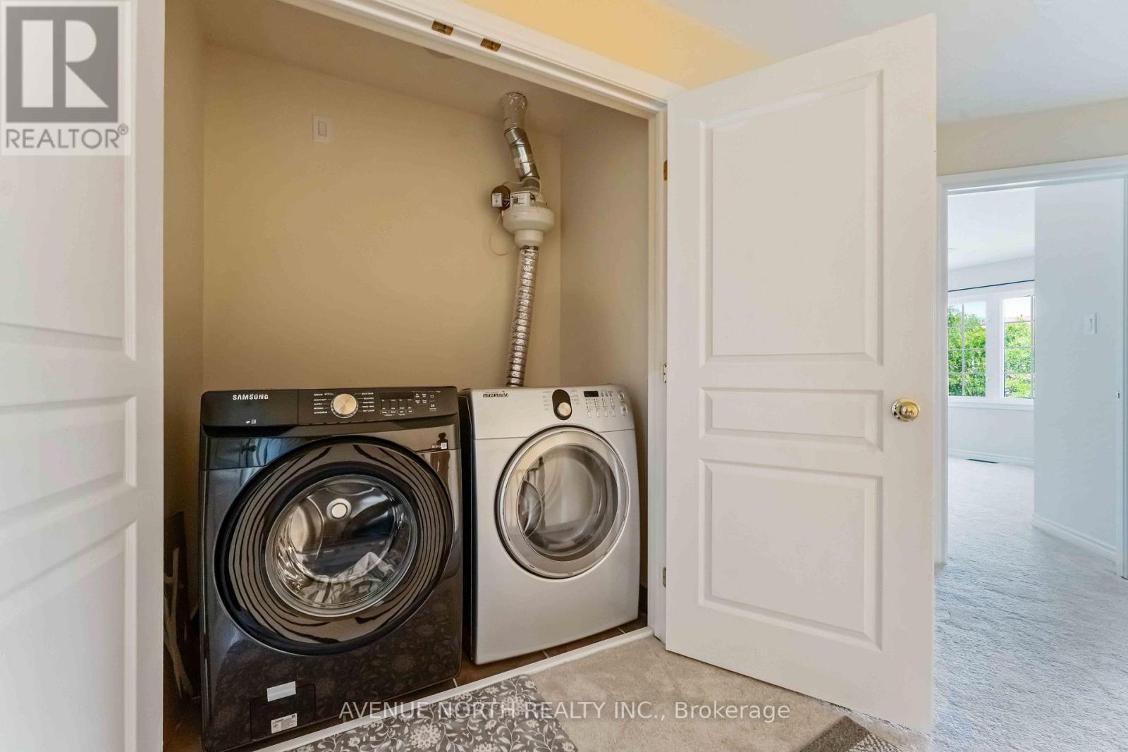 241 Waymark Crescent, Ottawa, ON - Indoor Photo Showing Laundry Room