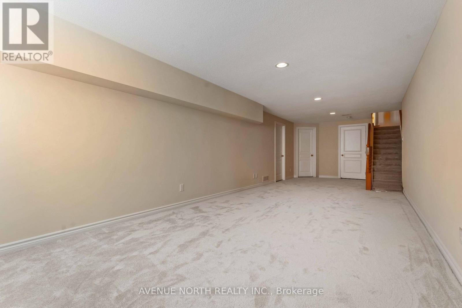 241 Waymark Crescent, Ottawa, ON - Indoor Photo Showing Other Room