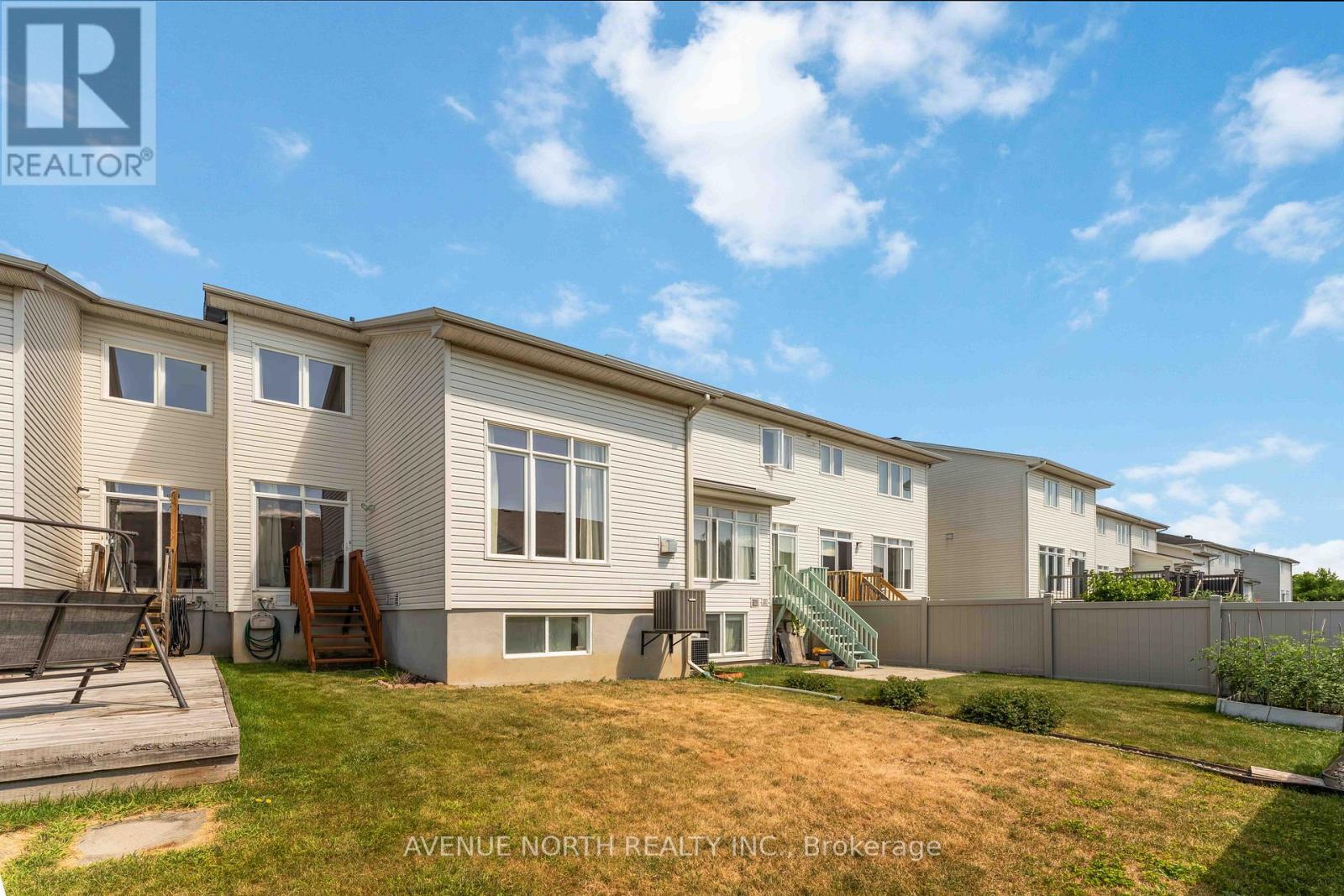 241 Waymark Crescent, Ottawa, ON - Outdoor