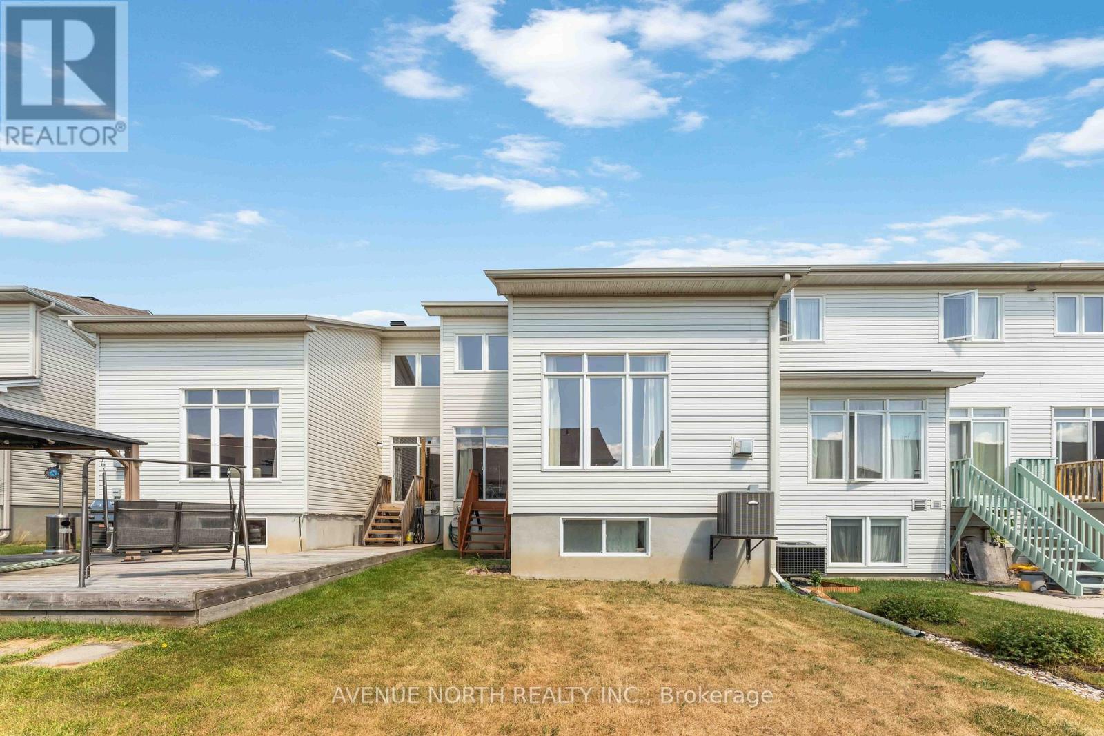 241 Waymark Crescent, Ottawa, ON - Outdoor