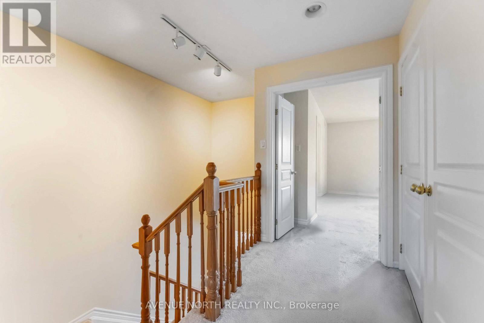 241 Waymark Crescent, Ottawa, ON - Indoor Photo Showing Other Room