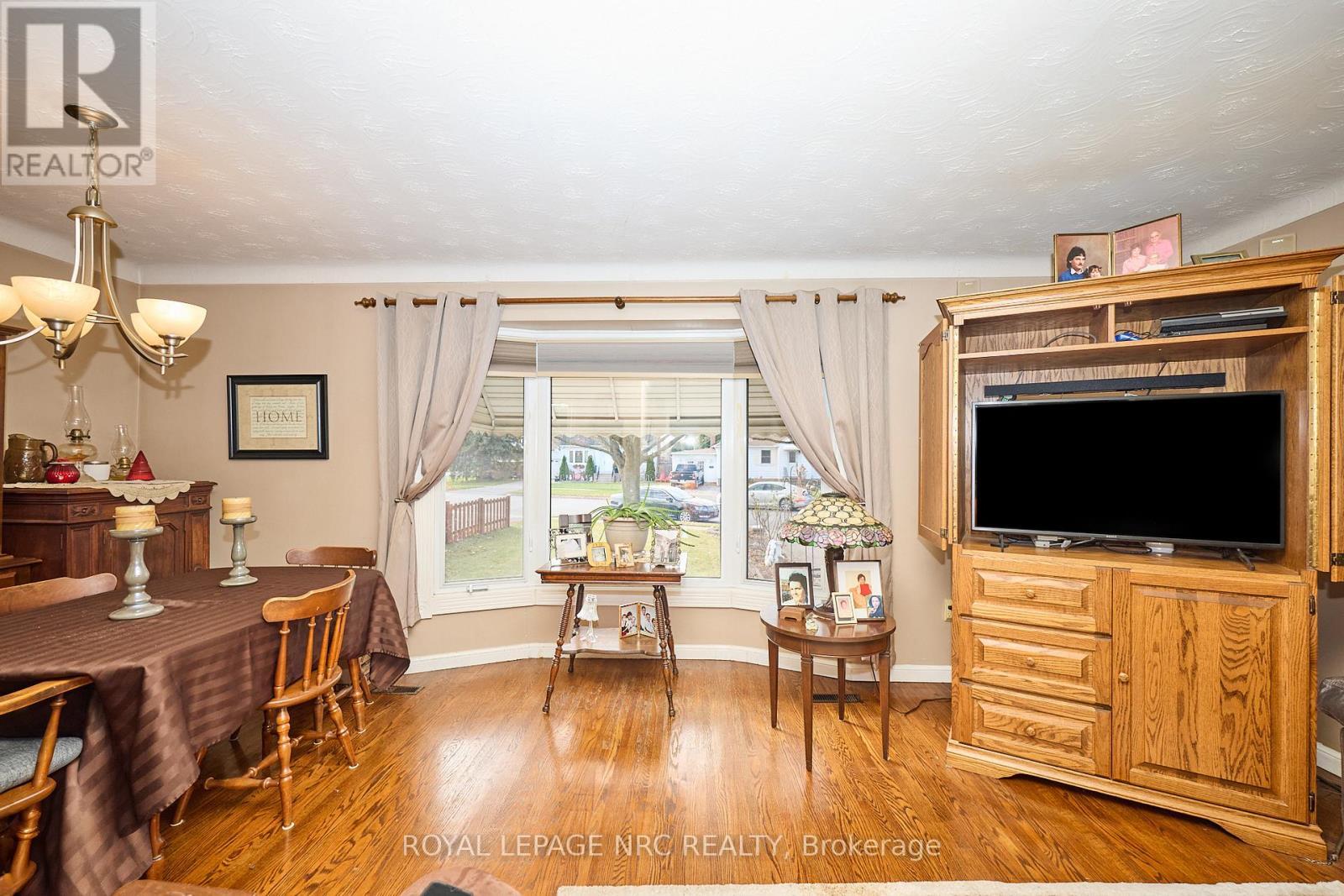 624 Bunting Road, St. Catharines (Bunting/Linwell), ON - Indoor Photo Showing Dining Room