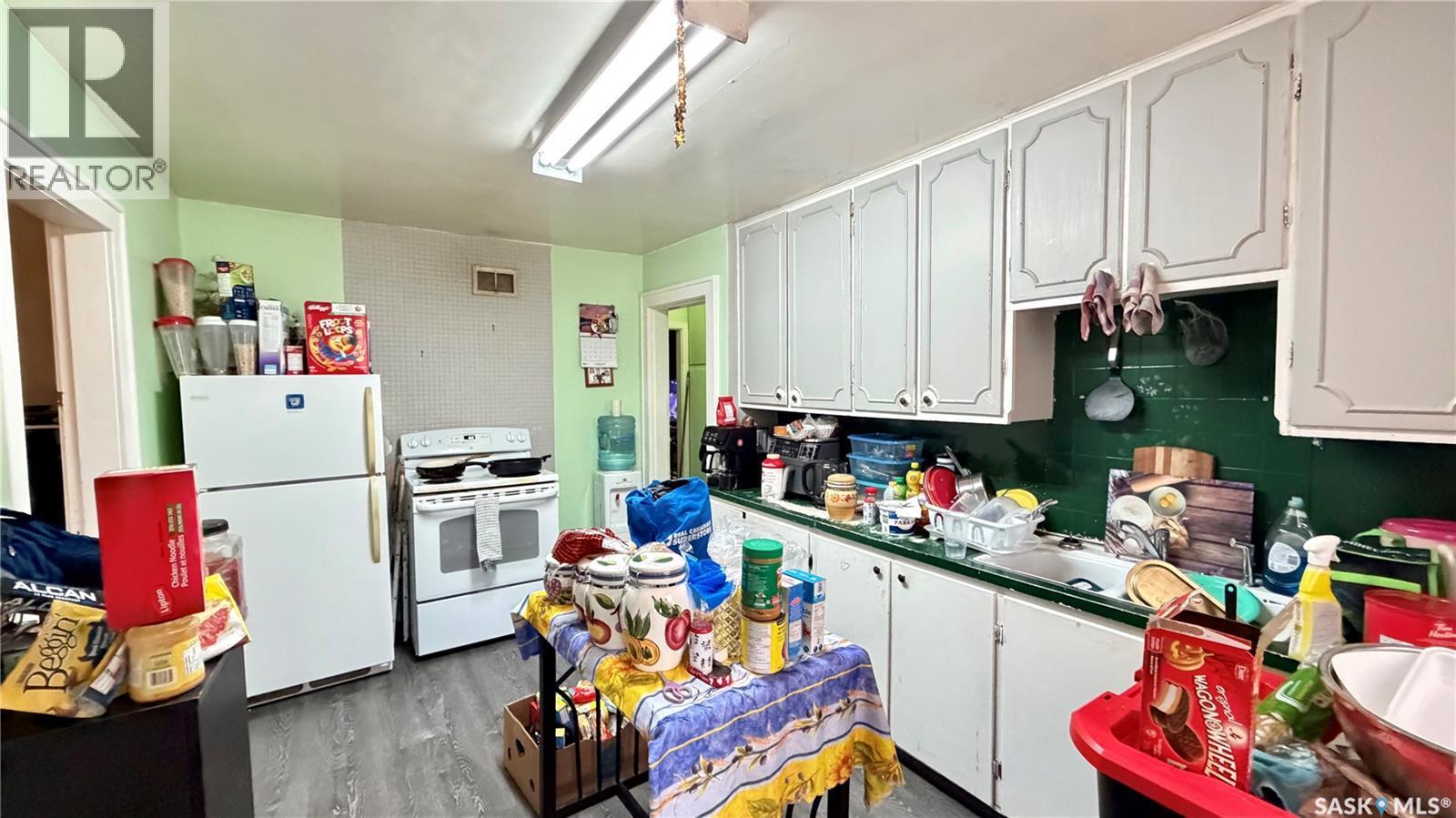 260 Ferguson Street, Craik, SK - Indoor Photo Showing Kitchen