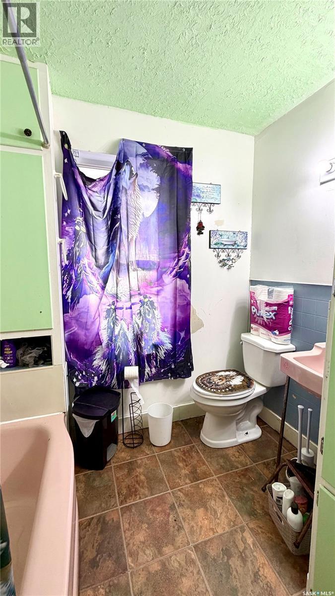 260 Ferguson Street, Craik, SK - Indoor