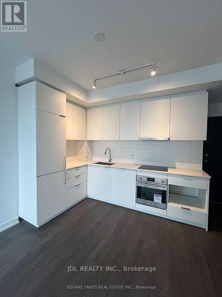 1606 - 8 Olympic Gdn Drive, Toronto, ON - Indoor Photo Showing Kitchen