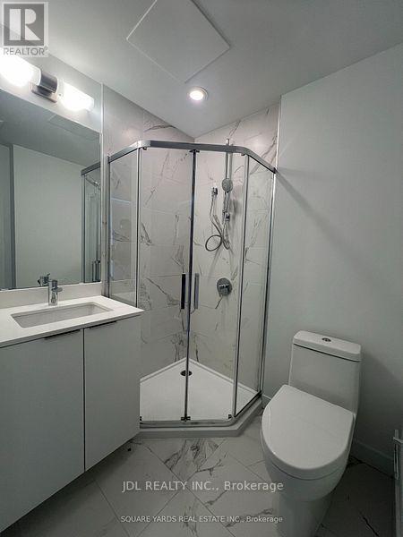 1606 - 8 Olympic Gdn Drive, Toronto, ON - Indoor Photo Showing Bathroom