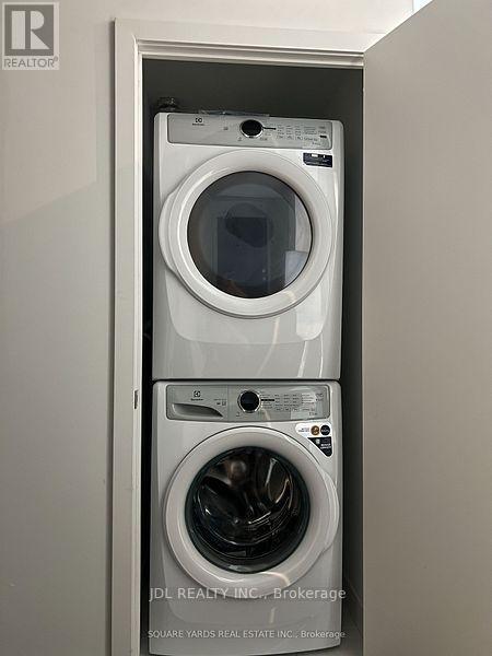 1606 - 8 Olympic Gdn Drive, Toronto, ON - Indoor Photo Showing Laundry Room