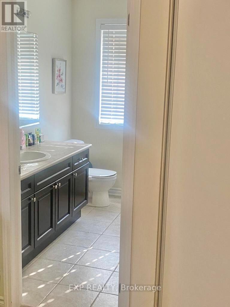 39 Bloom Drive, Brampton, ON - Indoor Photo Showing Bathroom