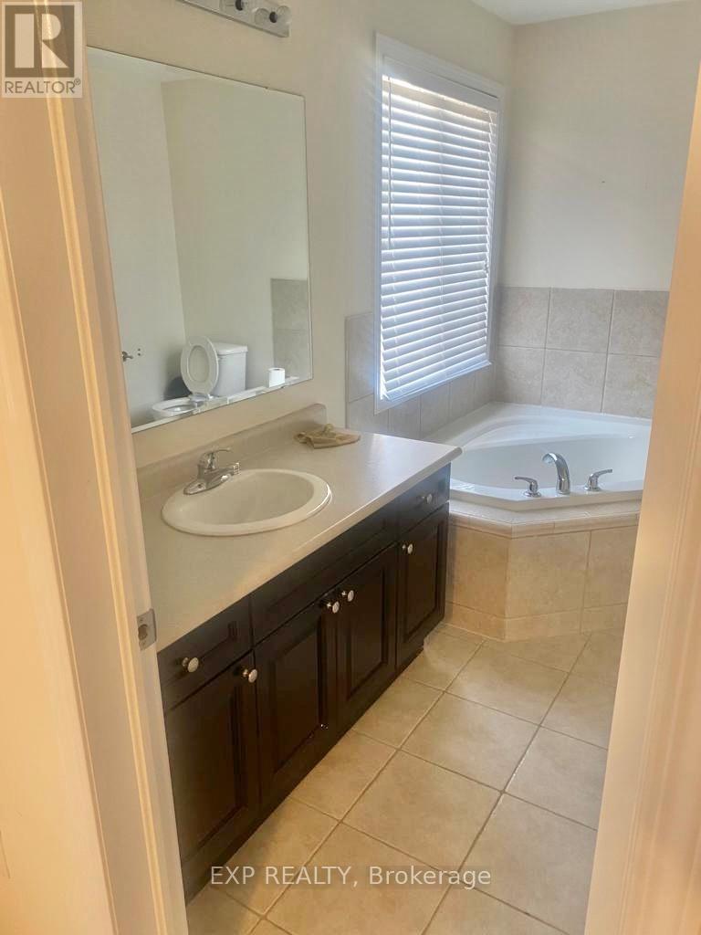 39 Bloom Drive, Brampton, ON - Indoor Photo Showing Bathroom