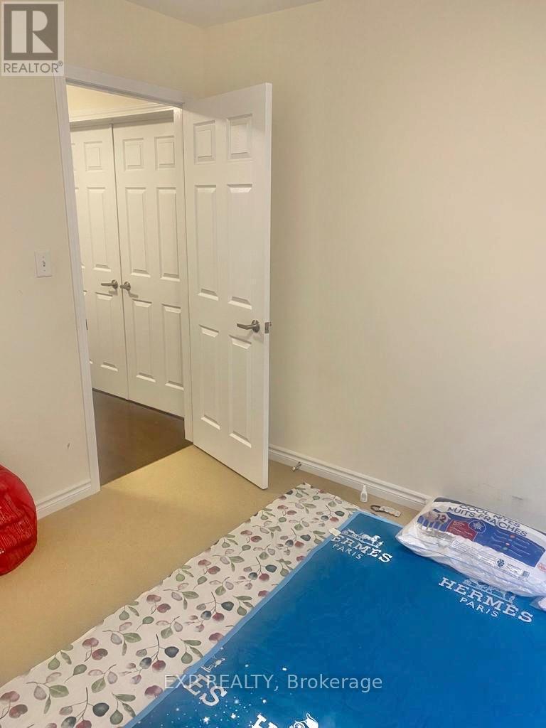 39 Bloom Drive, Brampton, ON - Indoor Photo Showing Bedroom