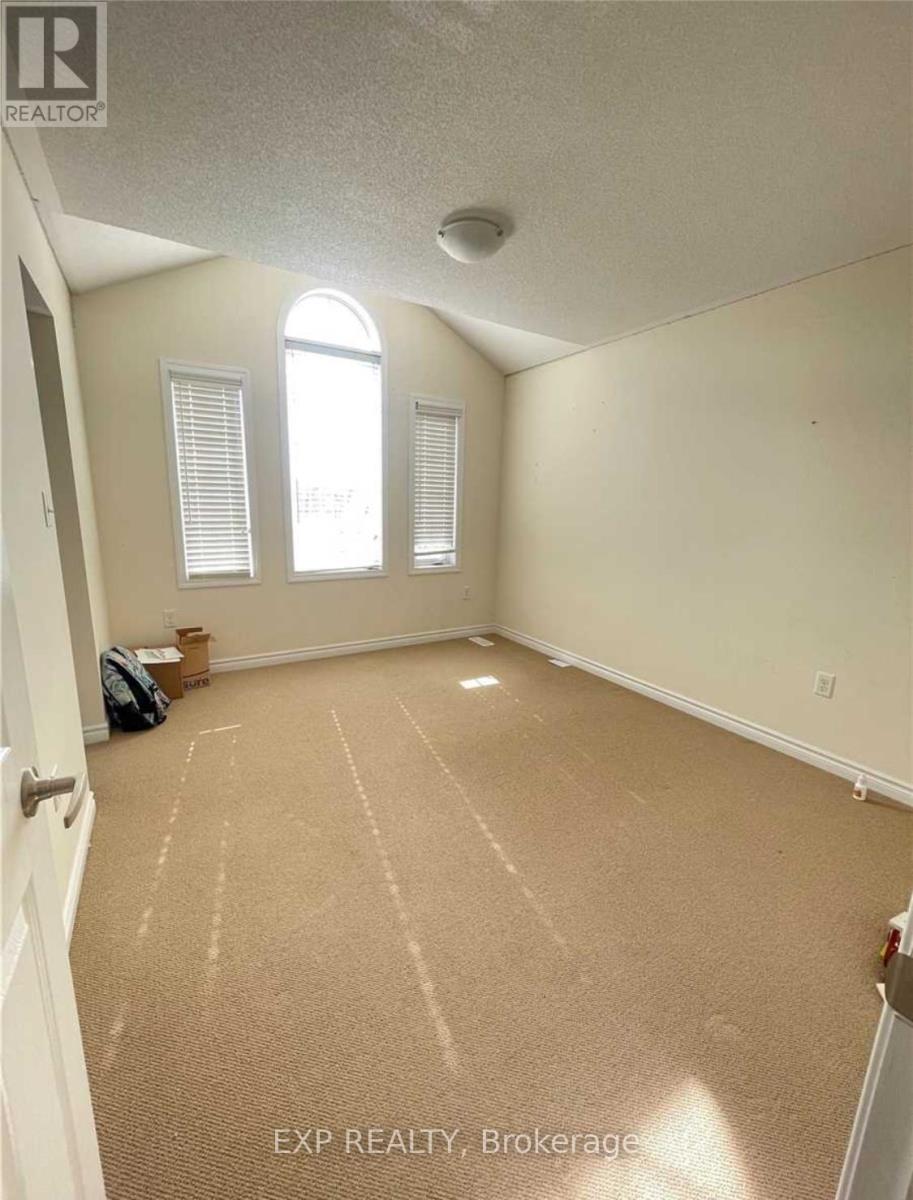 39 Bloom Drive, Brampton, ON - Indoor Photo Showing Other Room