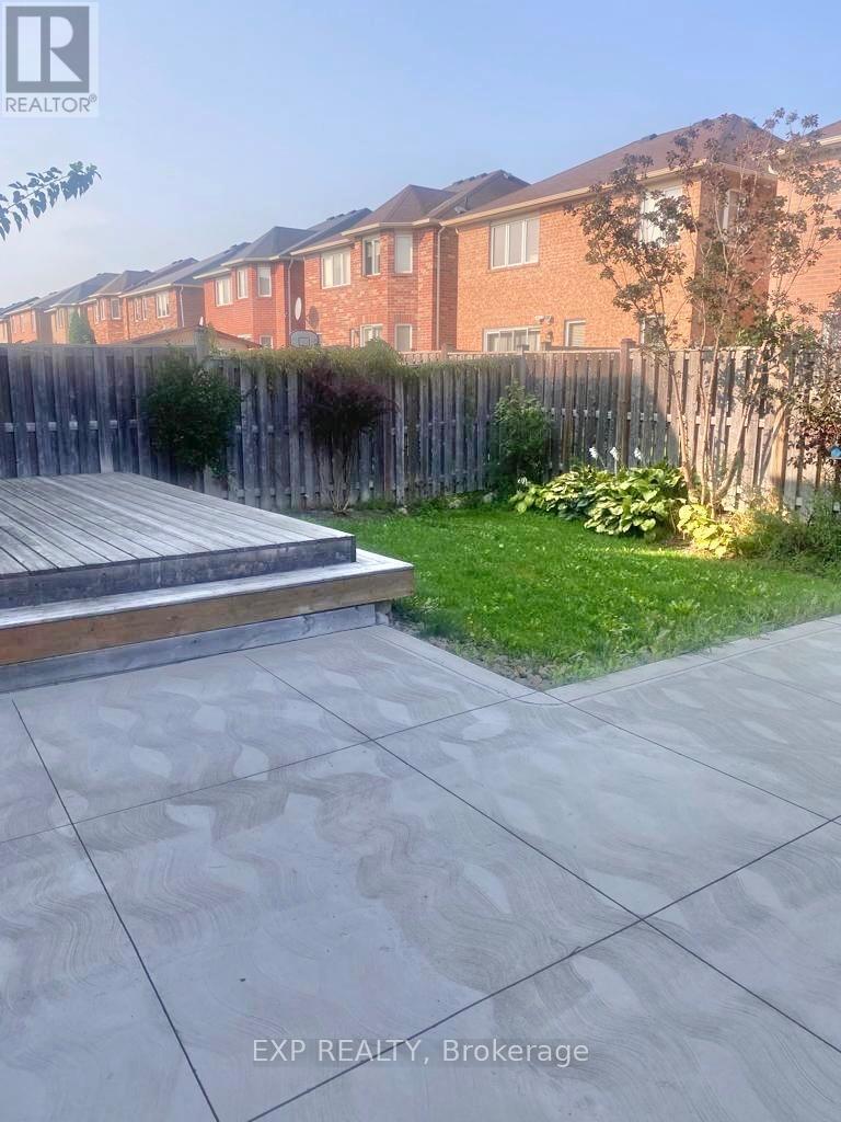 39 Bloom Drive, Brampton, ON - Outdoor