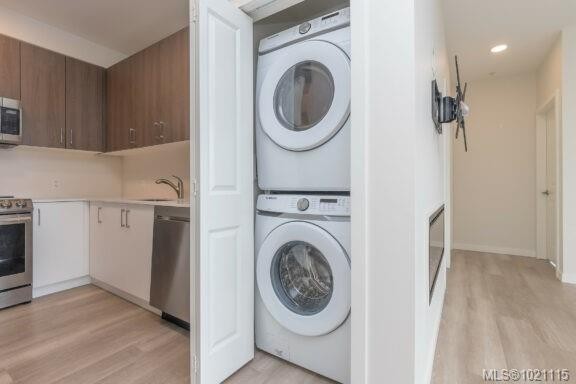 502-815 Orono Ave, Langford, BC - Indoor Photo Showing Laundry Room