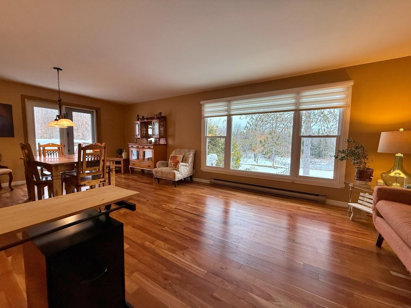 Living room - 508 Route De Mansonville, Potton, QC