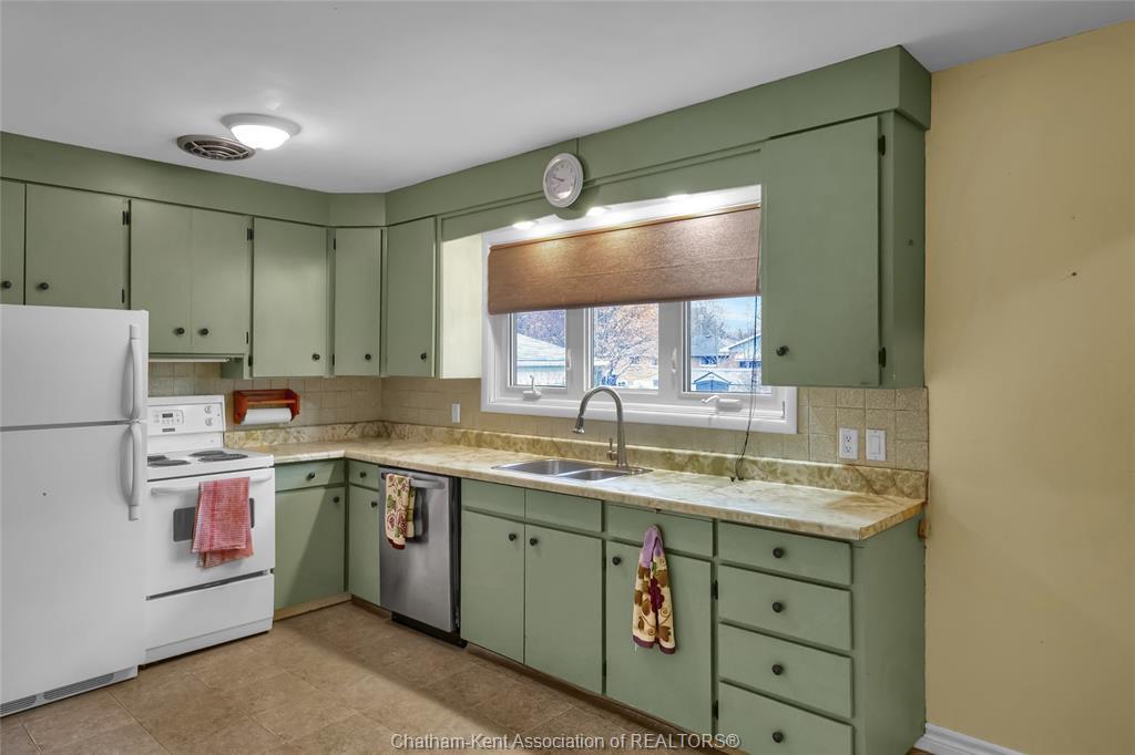 4 Jupiter Avenue, Chatham, ON