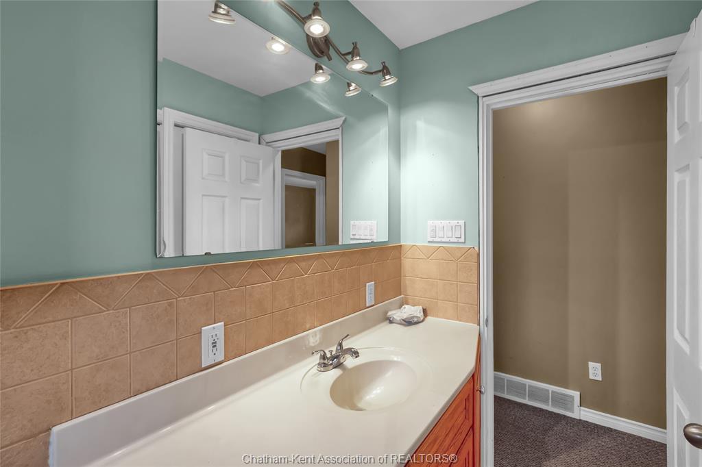 4 Jupiter Avenue, Chatham, ON