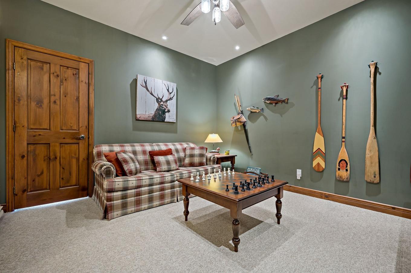 Den - 4-175Z Rue Du Mont-Plaisant, Mont-Tremblant, QC - Indoor Photo Showing Other Room