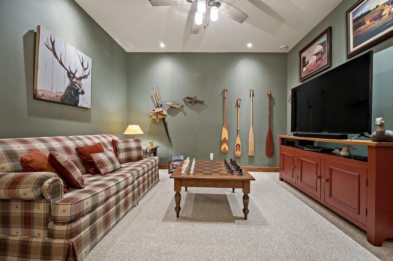 Den - 4-175Z Rue Du Mont-Plaisant, Mont-Tremblant, QC - Indoor