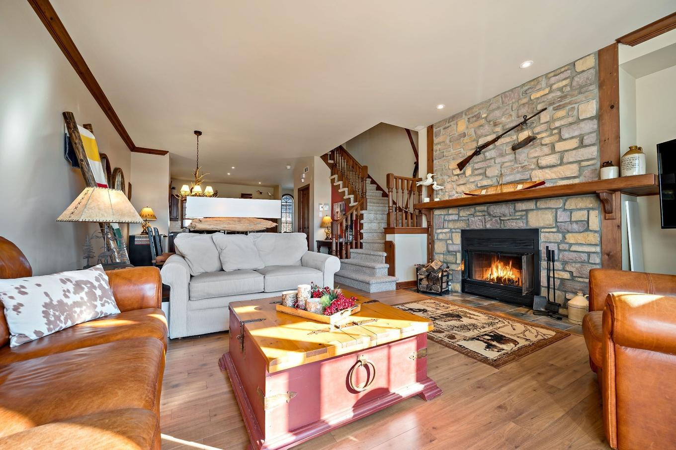 Living room - 4-175Z Rue Du Mont-Plaisant, Mont-Tremblant, QC - Indoor Photo Showing Living Room With Fireplace